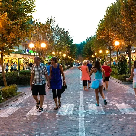 Appartement Lovely Flat In A Building Surrounded By Garden
