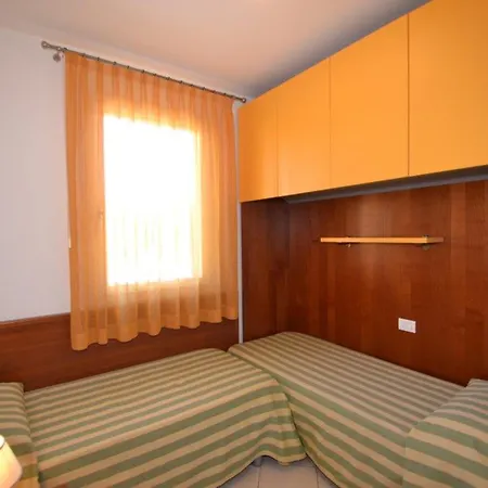 Lovely Flat In A Building Surrounded By Garden Bibione