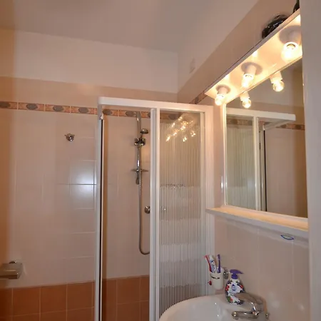 Lovely Flat In A Building Surrounded By Garden Bibione