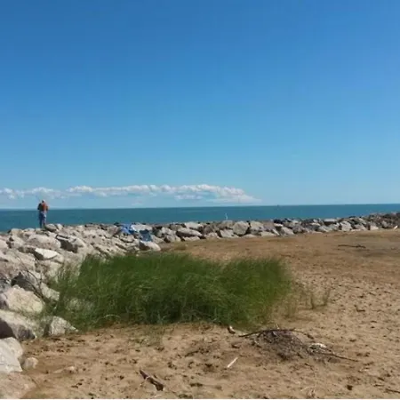 Lovely Flat In A Building Surrounded By Garden Bibione