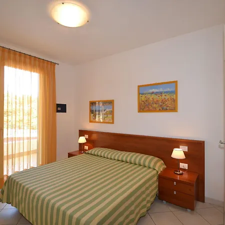 Lovely Flat In A Building Surrounded By Garden